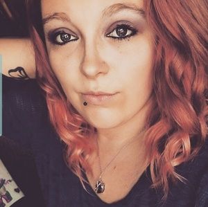 Meet your Posher, Amber